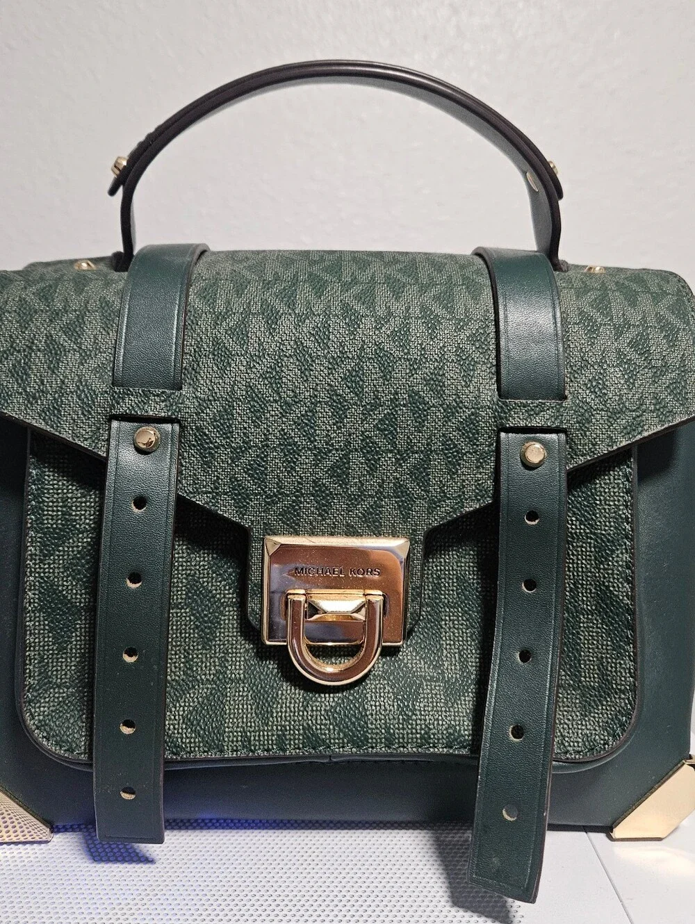 Michael Kors Manhattan Medium Leather Satchel. Racer Green - Picture 1 of 9